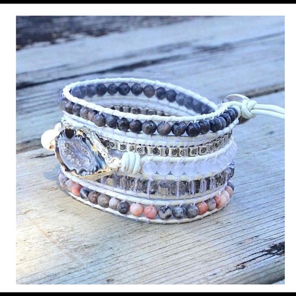 💕Fashion which will captivate the publicWrap around bracelet. - Picture 3 of 4